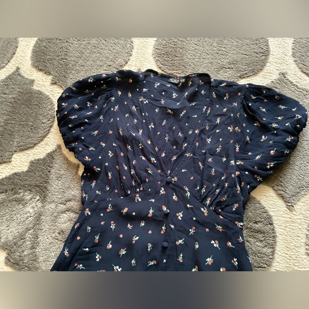 Cotton On Women's Short Sleeve Crepe V Neck Skater Dress Navy Sz XS floral ditsy - Picture 3 of 8
